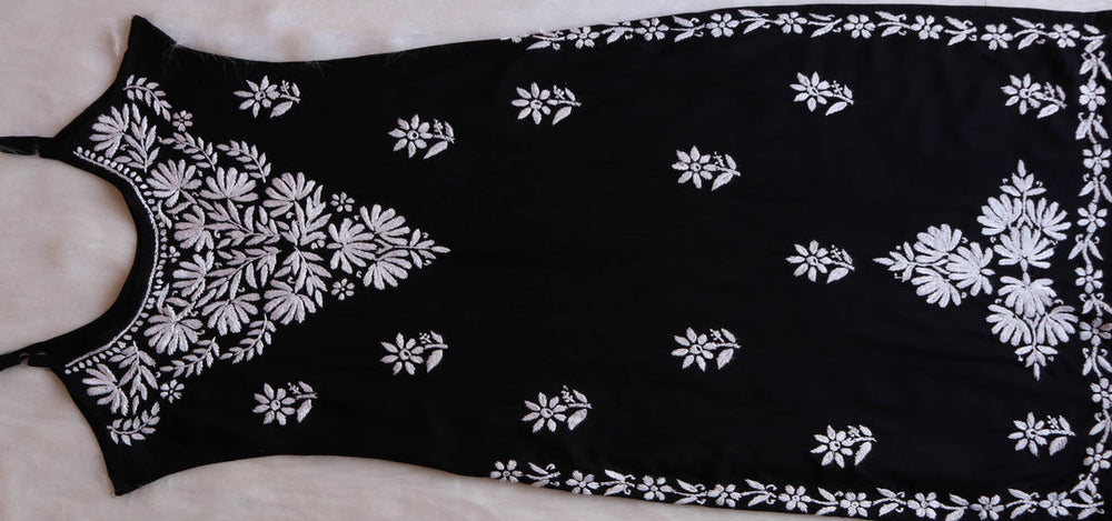 SAMA BLACK SLEEVLESS RAYON KURTA