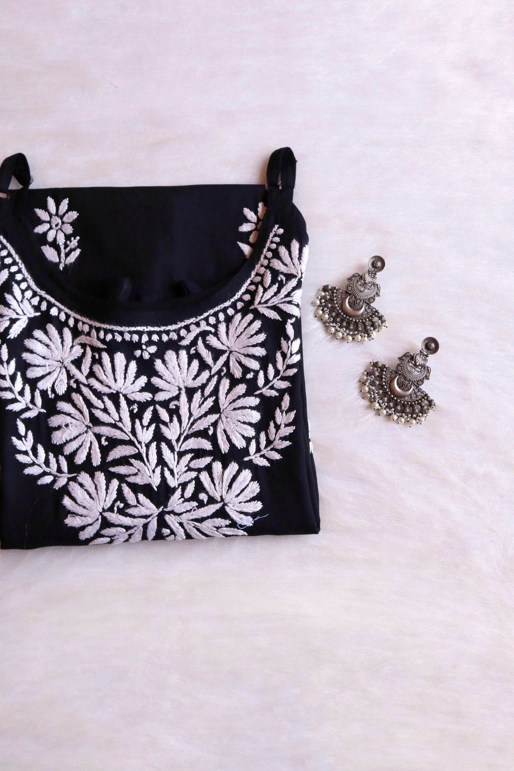 SAMA BLACK SLEEVLESS RAYON KURTA