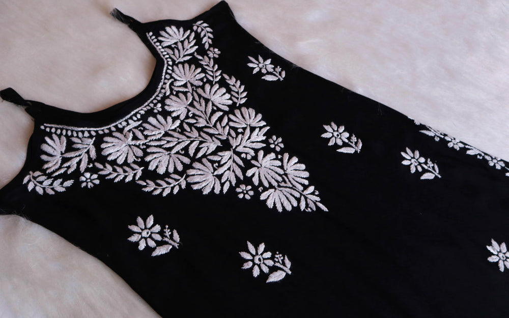 SAMA BLACK SLEEVLESS RAYON KURTA