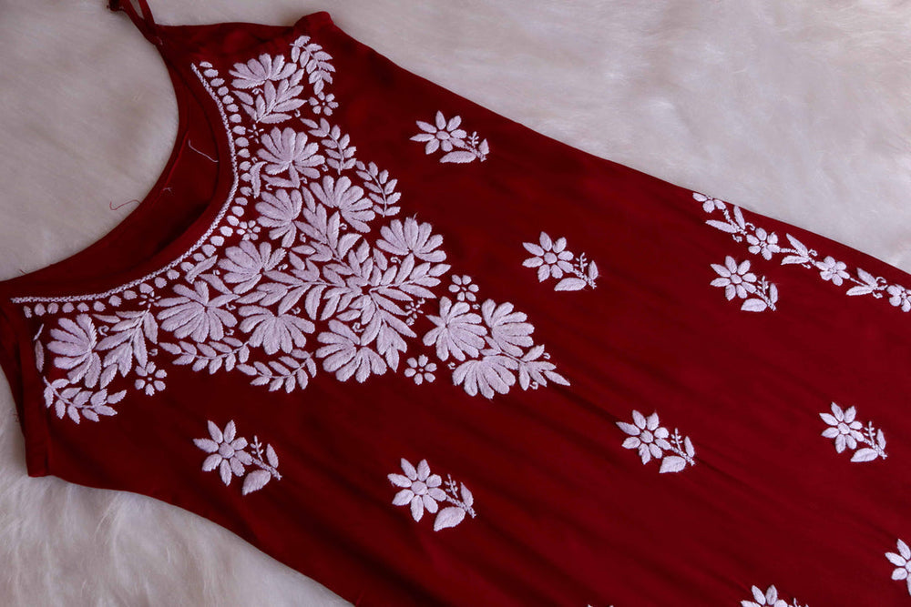 SAMA MAROON SLEEVLESS RAYON KURTA